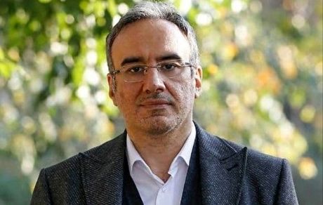 با قلم نباید برای دیگران نوشت، نه له، نه علیه، قلم تنها راه را نشان می‌دهد؛ به رهروان نمی‌پردازد؛ مگر به ضرورت برای نشان دادن راه
