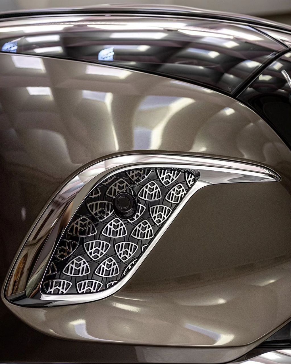 مرسدس بنز لوکس EQS SUV Maybach