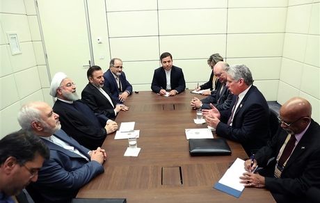 روحانی: قدرت‌های استکباری در برابر مقاومت ملت ایران و کوبا، چاره‌ای جز تسلیم ندارند