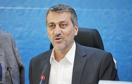 دبیر شورای عالی مناطق آزاد: مخالف واردات خودرو نیستیم / عمر مفید ۳۵ درصد خودروهای داخل کشور به سر آمده است