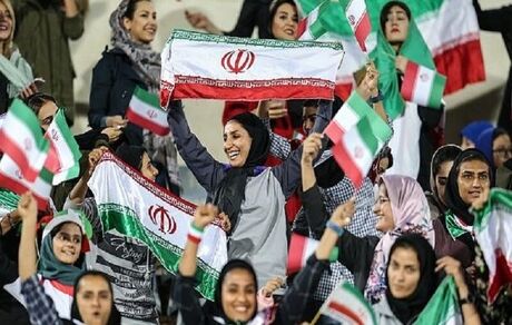مرحمت فرموده به زنان راه و چاه ورزشگاه را یاد ندهید!