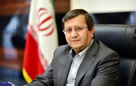 همتی: بازار ارز در روزهای آینده به آرامش می‌رسد 