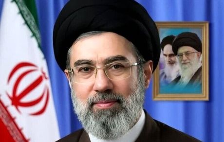 دستور تازه رهبر جدید انقلاب: تاکید بر ادامه‌ی خدمت مدیران و مسئولانی منصوب مستقیم قائد شهید