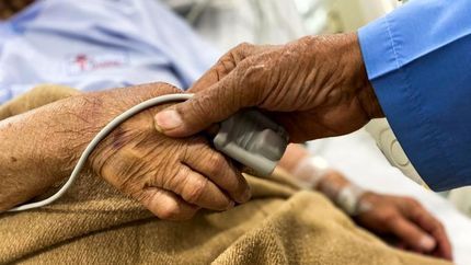 کرونا، به زندگی عاشقانه یک زوج بعد از ۶۶ سال پایان داد