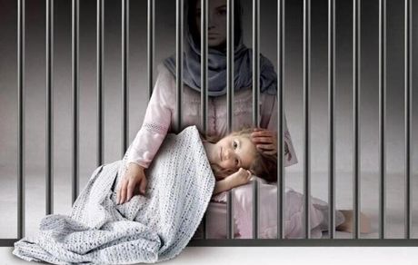 هدیه روز مادر از سوی بانک مسکن؛ سه بانوی زندانی جرایم غیرعمد از بند رها شدند
