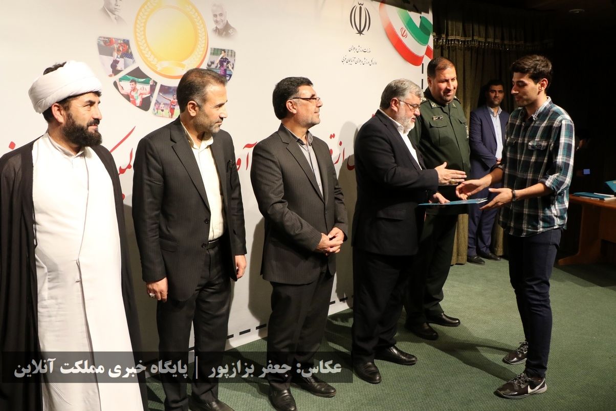 آیین تجلیل از قهرمانان و مدال‌آوران ورزش استان آذربایجان‌غربی / تصاویر