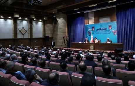 ایستادگی پای اصول و عدم وابستگی به شرق و غرب از دلایل اعتماد کشورهای منطقه به جمهوری اسلامی است