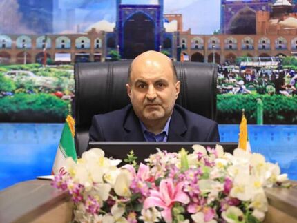 قدردانی فرماندار کاشان از عملکرد بانک مسکن اصفهان در طرح نهضت ملی/پرداخت بیش از ۹۸ هزار میلیارد ریال تسهیلات نهضت ملی در استان
