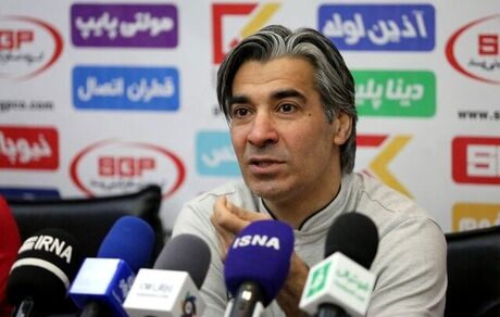 سرمربی تیم ملی فوتسال خواستار حل مشکل سربازی لژیونرها شد