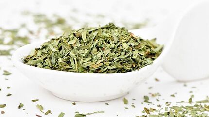 آزمایش چای آرتمیزیا به‌عنوان داروی مالاریا روی بیماران مبتلا به کووید۱۹