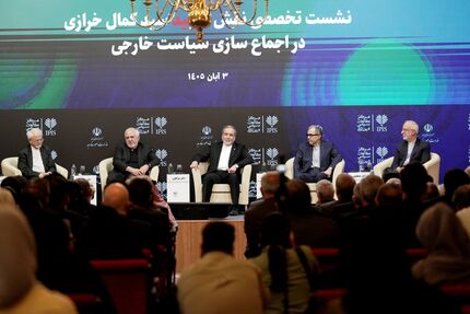 عراقچی: سیاست‌های ایران چه با جنگ چه بی جنگ تغییر نخواهدکرد / جنگ رمضان نقطه عطف در منطقه است