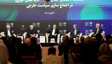 عراقچی: سیاست‌های ایران چه با جنگ چه بی جنگ تغییر نخواهدکرد / جنگ رمضان نقطه عطف در منطقه است