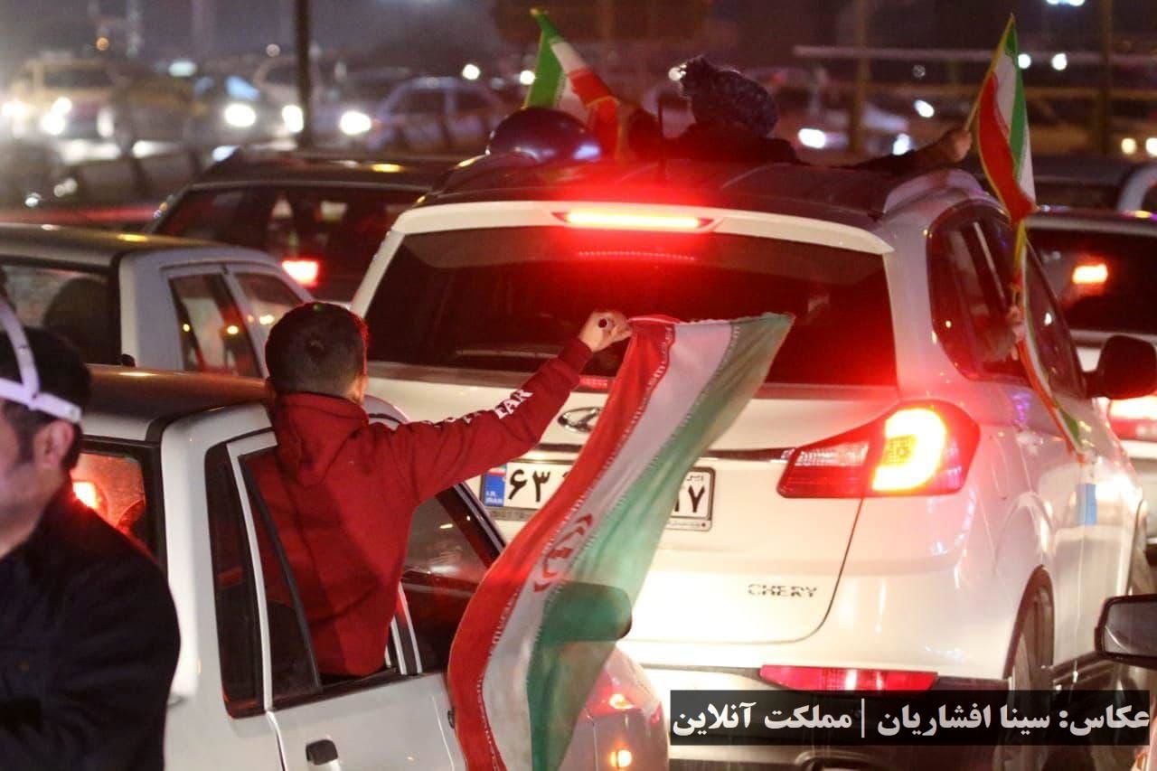 شادی هموطنان بعد از صعود زودهنگام تیم ملی ایران به جام جهانی ۲۰۲۲