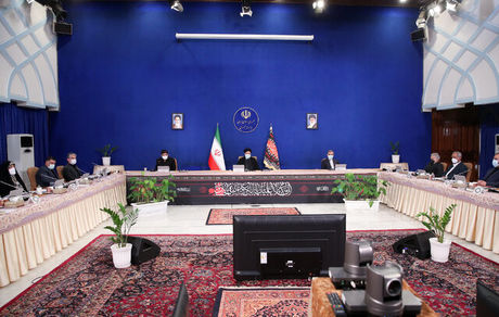 همه نهادهای نظام برای مهار کرونا پای کار بیایند