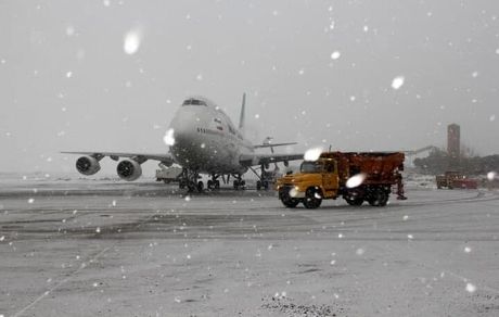 برف، پروازهای فرودگاه مهرآباد را لغو کرد