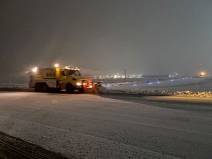 برف مانع نشستن پروازهای ارومیه