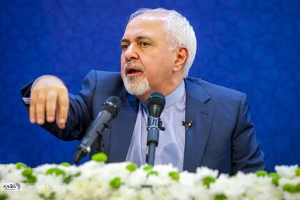 ظریف: رای ندادن رای دادن به اقلیت است / ایران را از نو خواهیم ساخت