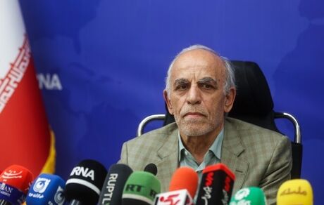 خبرنگاران پول‌پاشی‌ها را افشا کنند / پزشکیان وعده مقام به کسی نداده است