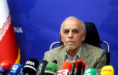 خبرنگاران پول‌پاشی‌ها را افشا کنند / پزشکیان وعده مقام به کسی نداده است