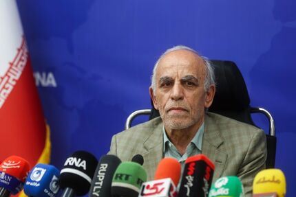 خبرنگاران پول‌پاشی‌ها را افشا کنند / پزشکیان وعده مقام به کسی نداده است