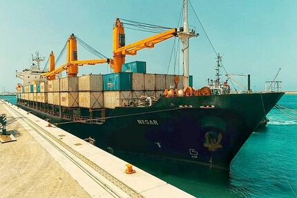 ظرفیت بنادر تجاری ایران تا ۱۴۲۴ دو برابر می‌شود