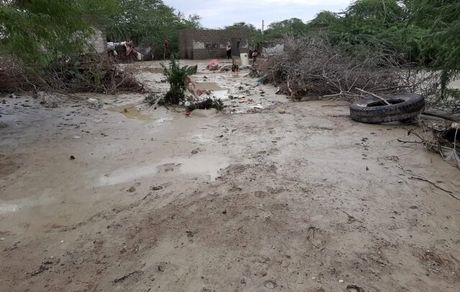 

محاصره ۵۰ آبادی شهر بنت در سیلاب/ درخواست اعزام بالگرد به منطقه

