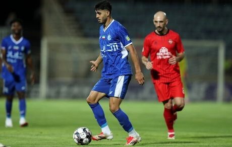 بازی استقلال و تراکتور به تعویق افتاد