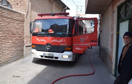 ۱۰۰ نفر از آتش‌سوزی برجی در غرب تهران نجات یافتند