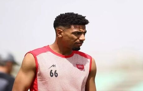 مدافع پرسپولیس، ایران را ترک کرد