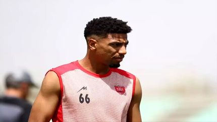 مدافع پرسپولیس، ایران را ترک کرد