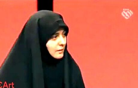 خانم مجری، حرف شاه را تکرار نکنید!
