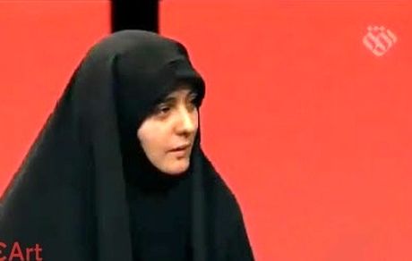 خانم مجری، حرف شاه را تکرار نکنید!

