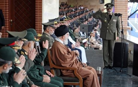 رهبر انقلاب:  دلسوزان عراق و لبنان اولویتشان را علاج ناامنی قرار دهند 
