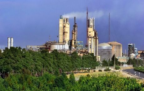 مدیرعامل و ۲ معاون پتروشیمی شیراز بازداشت شدند