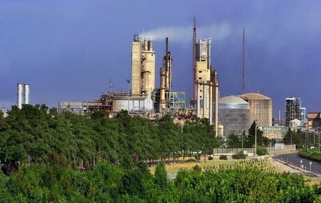 مدیرعامل و ۲ معاون پتروشیمی شیراز بازداشت شدند