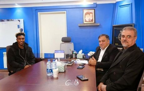 مهاجم تیم ملی قرقیزستان به استقلال پیوست