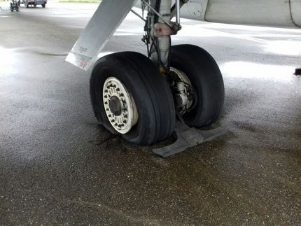 لاستیک پرواز تهران-زاهدان روی باند فرودگاه زاهدان ترکید