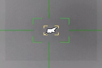 اصابت قرار گرفتن یک فروند جنگنده دشمن متخاصم از نوع F16 در بخش مرکزی ایران