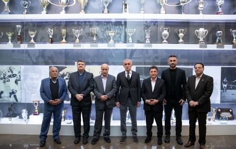 نشست مشترک و رایزنی مسئولین فوتبالی ایران و ترکیه / سرمربی تیم ملی هم بود