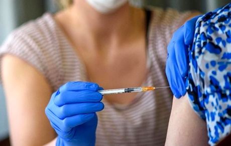 آغاز تزریق دوز سوم واکسن کرونا در برخی کشورها!