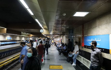 نقص فنی در خط یک مترو تهران در شلوغ ترین تایم