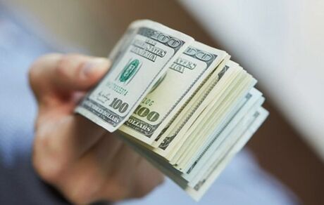 کاهش قیمت دلار و یورو