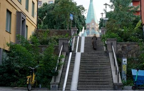 برای عمر بیشتر بجای آسانسور از پله استفاده کنید