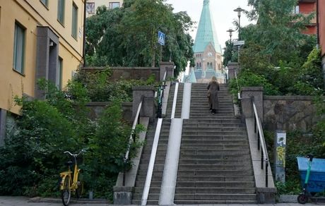 برای عمر بیشتر بجای آسانسور از پله استفاده کنید