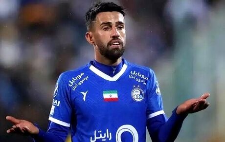 بازیکن استقلال به بازی با چادرملو می‌رسد