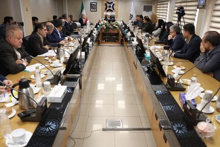 عارف: جمهوری اسلامی ایران پس از جنگ رمضان وارد مرحله جدیدی شده است