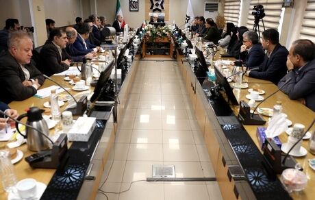 عارف: جمهوری اسلامی ایران پس از جنگ رمضان وارد مرحله جدیدی شده است