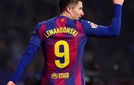 بارسلونا به دنبال تمدید قرارداد روبرت لواندوفسکی