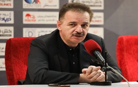 زنوزی: بسیار کمتر از سه تیم متمول لیگ برتر هزینه کردیم / قبول ندارم شما /فردوسی‌پور/ عادل باشید