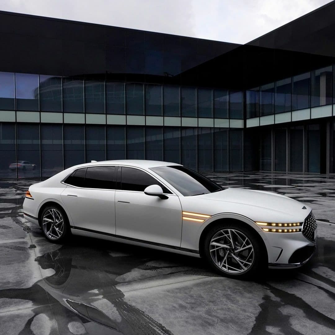 سدان لوکس جنسیس G90 